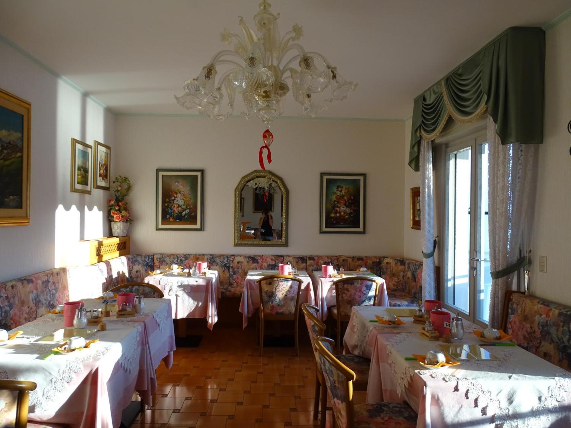 Casa Alessandra มัลเชซิเน ภายนอก รูปภาพ