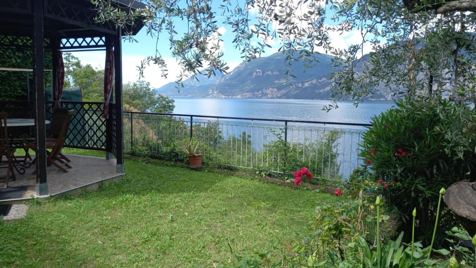 Casa Alessandra มัลเชซิเน ภายนอก รูปภาพ