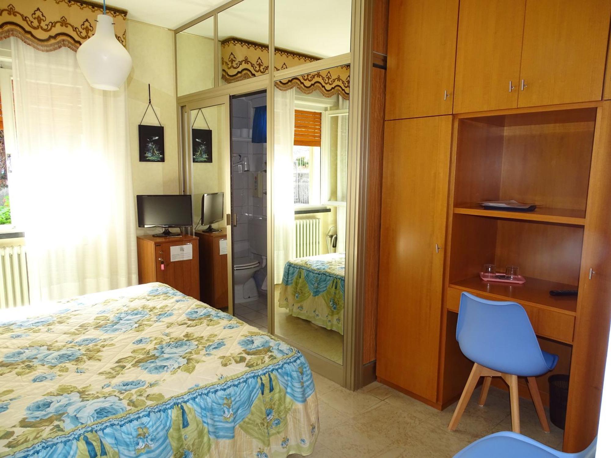 Casa Alessandra มัลเชซิเน ภายนอก รูปภาพ
