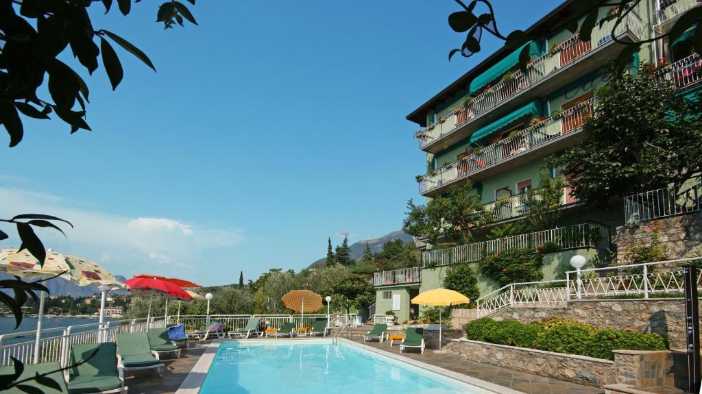 Casa Alessandra มัลเชซิเน ภายนอก รูปภาพ
