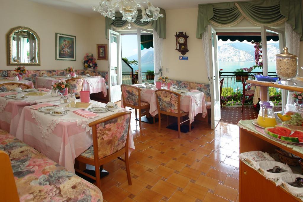 Casa Alessandra มัลเชซิเน ภายนอก รูปภาพ