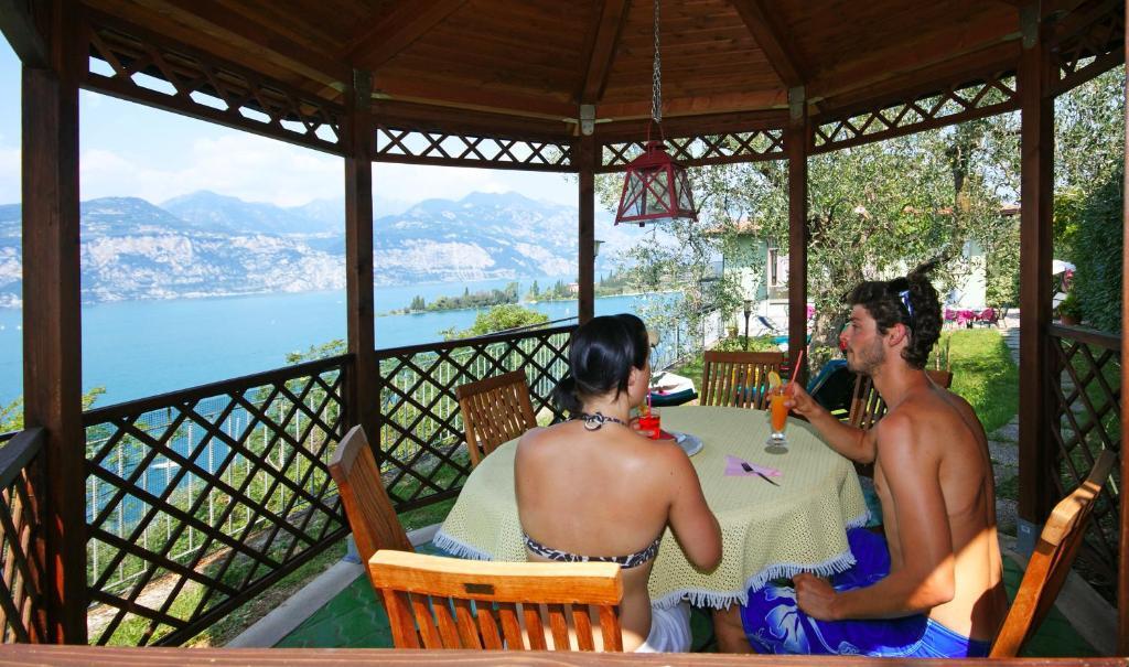 Casa Alessandra มัลเชซิเน ภายนอก รูปภาพ